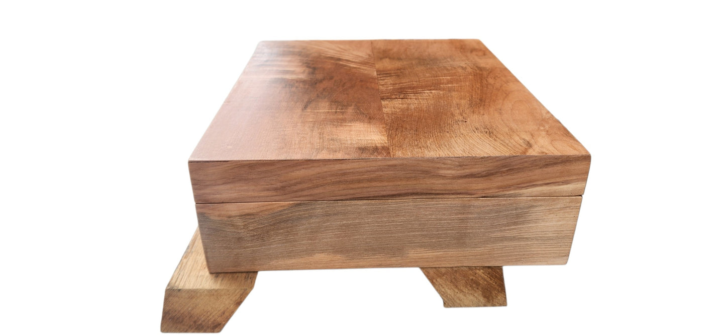 Myrtle jewellery box.